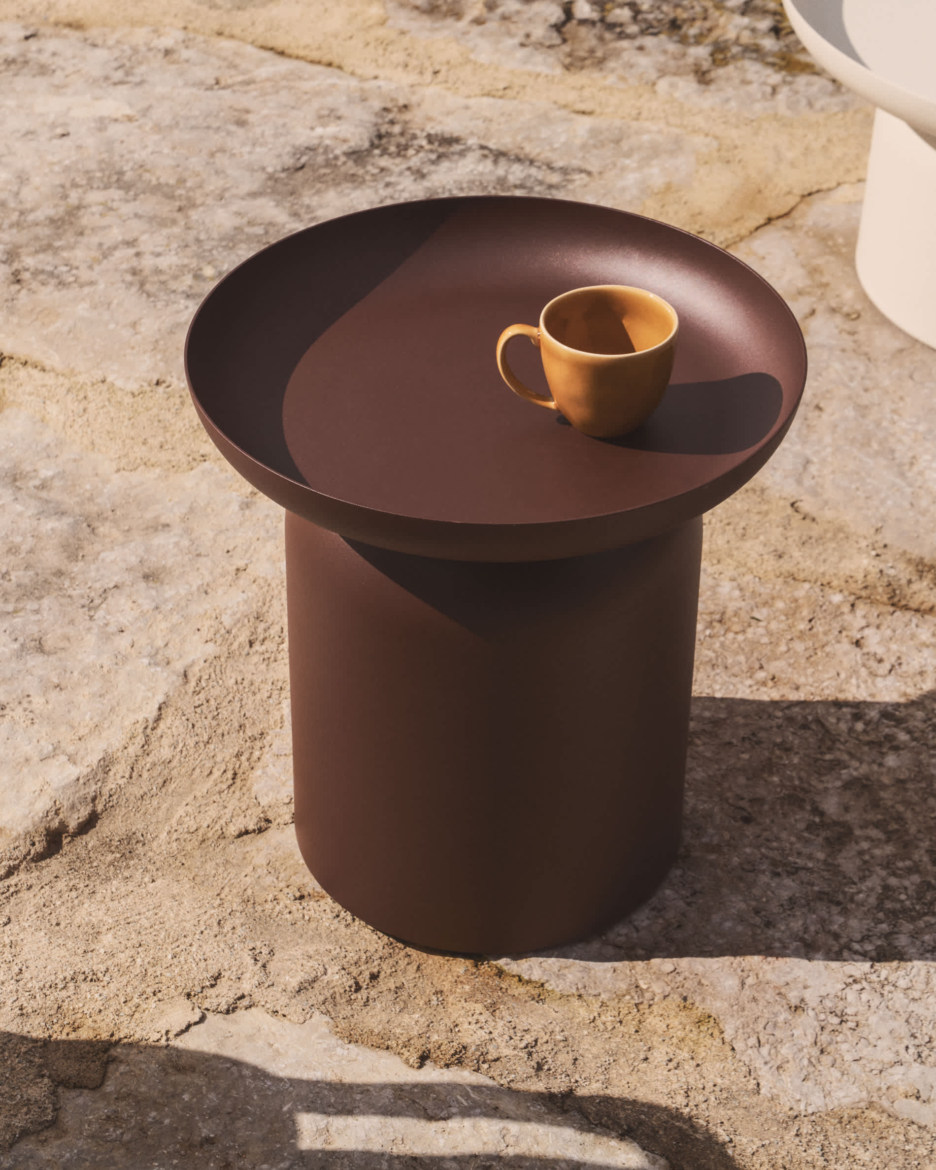 KAVE HOME Side table Outdoor ARCOLA