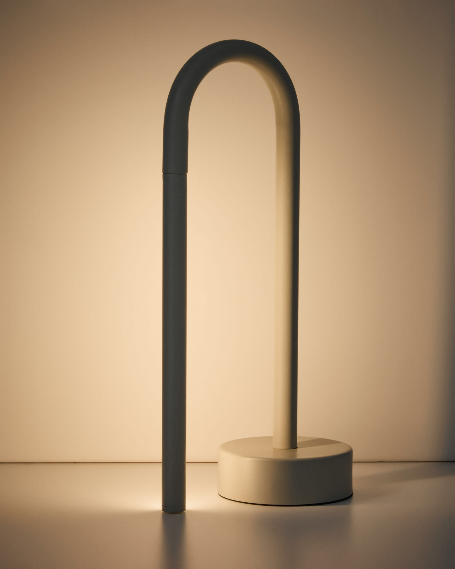 KAVE HOME Tischlampe BOW