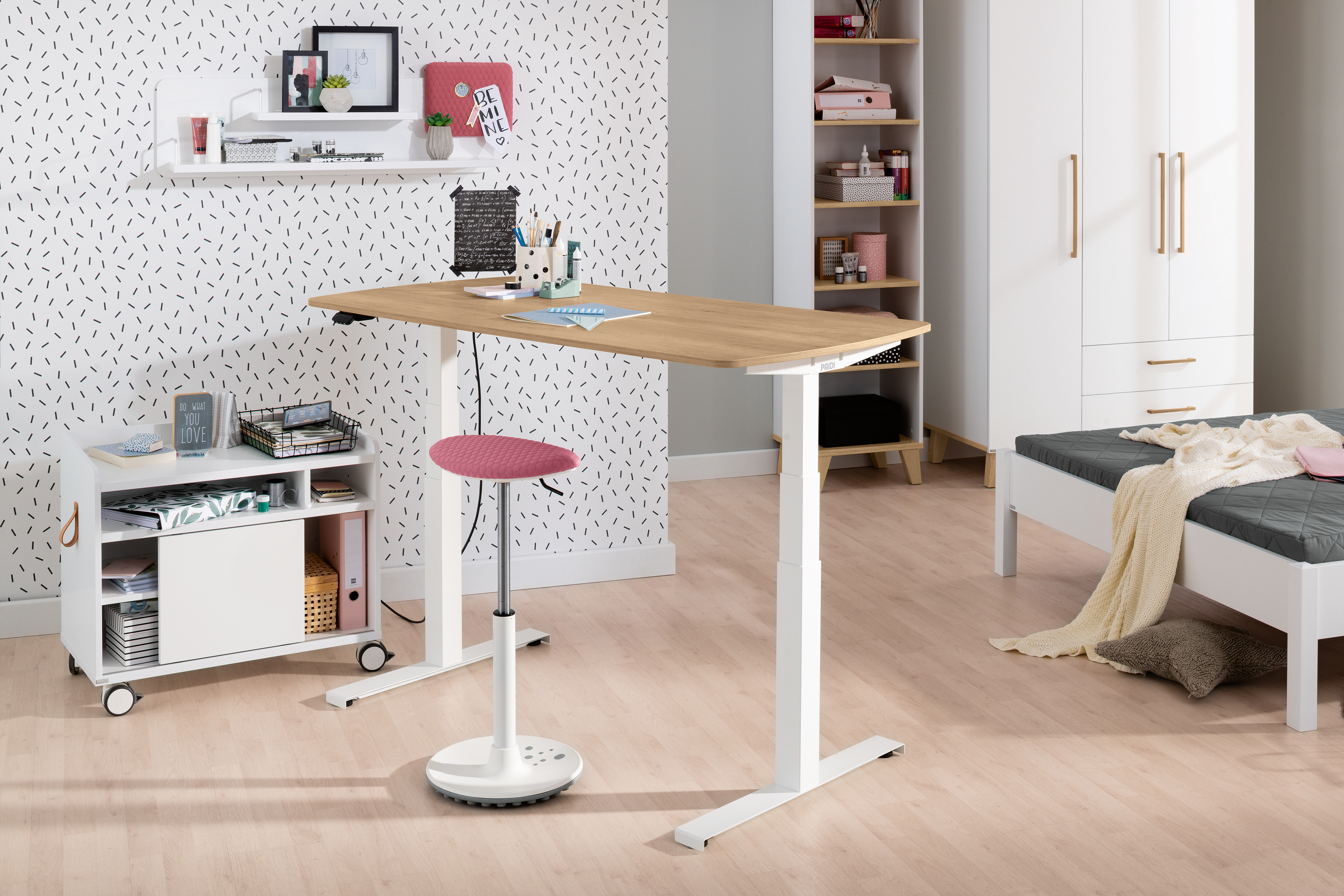 Paidi standing/seating stool SWIFTY