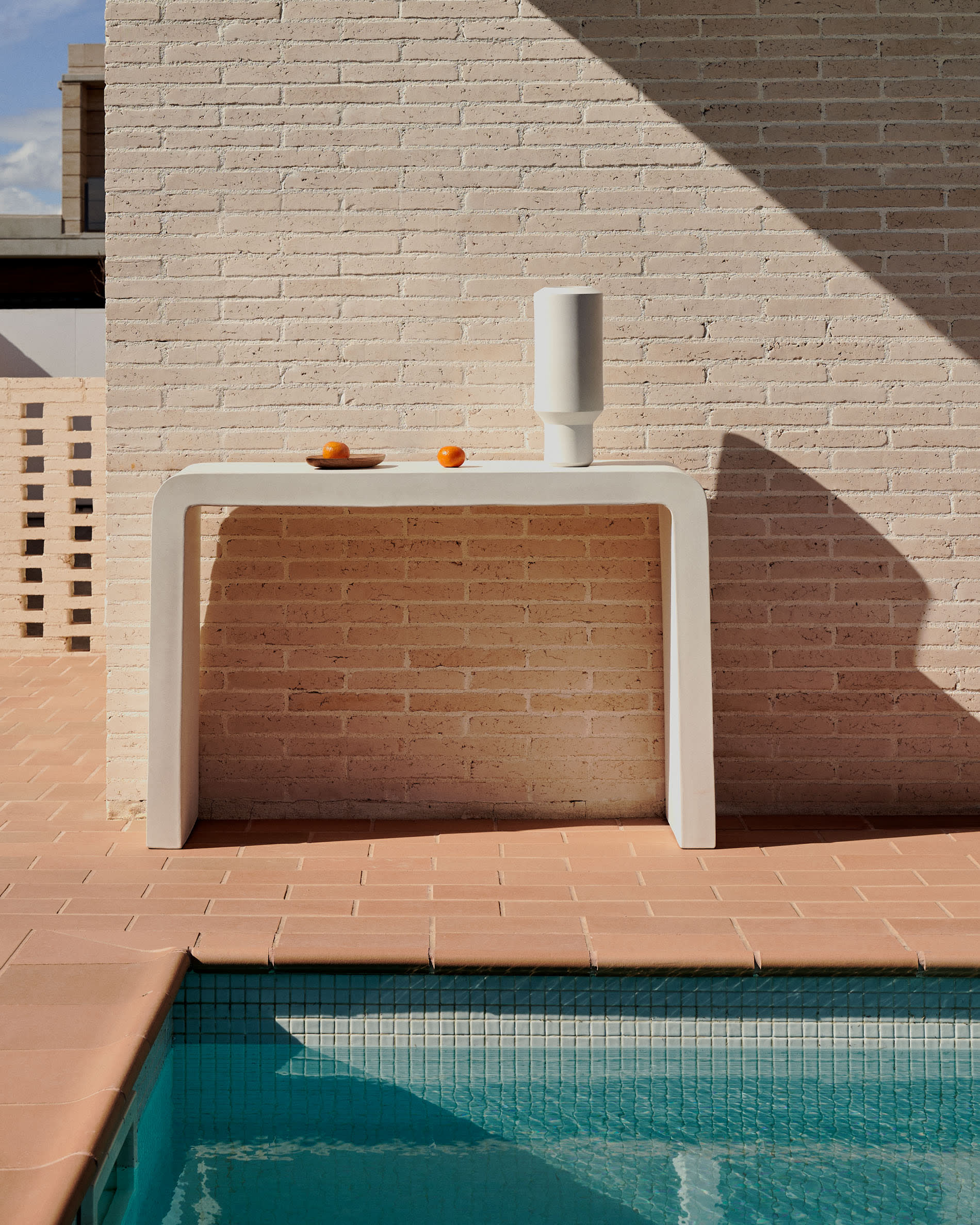 KAVE HOME Console AIGUABLAVA