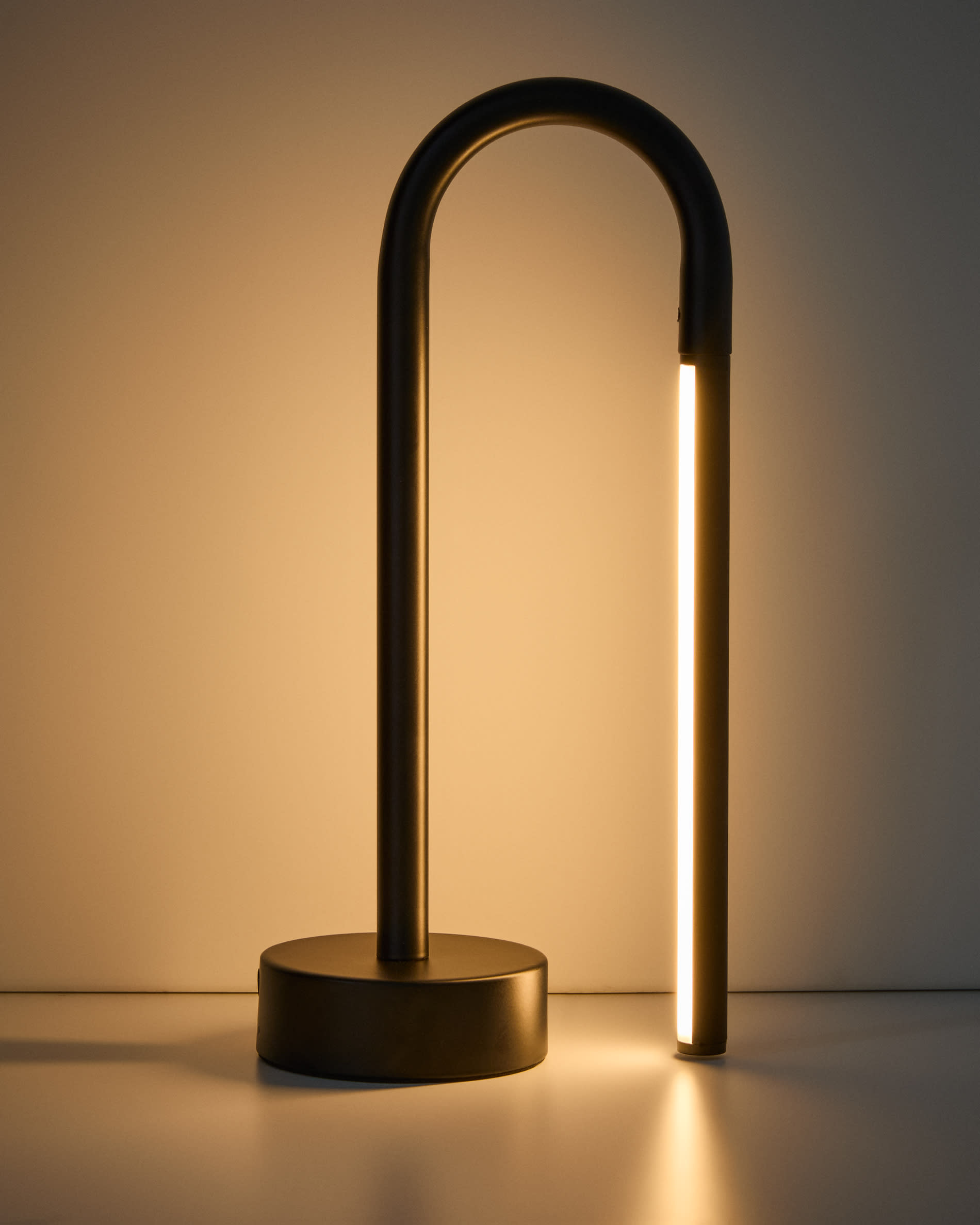 KAVE HOME BOW table lamp