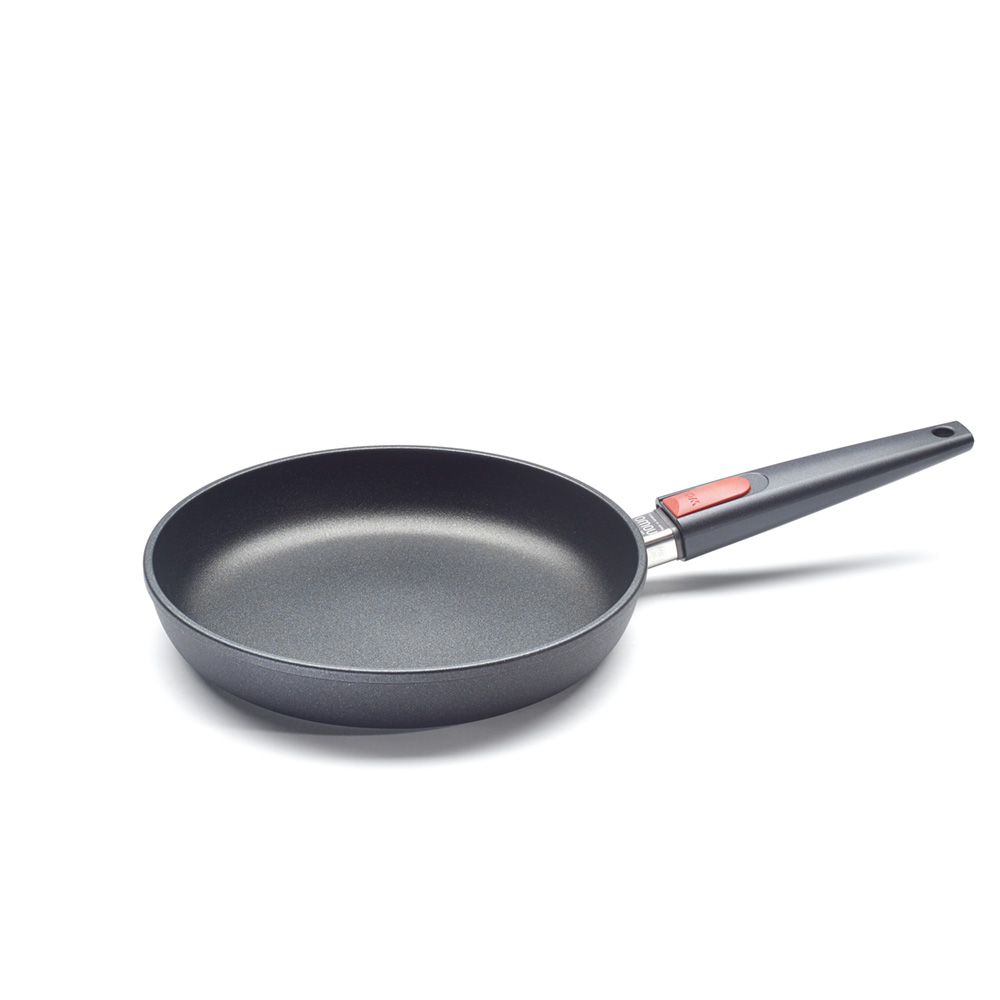 WOLL cast iron pan NOWO TITANIUM
