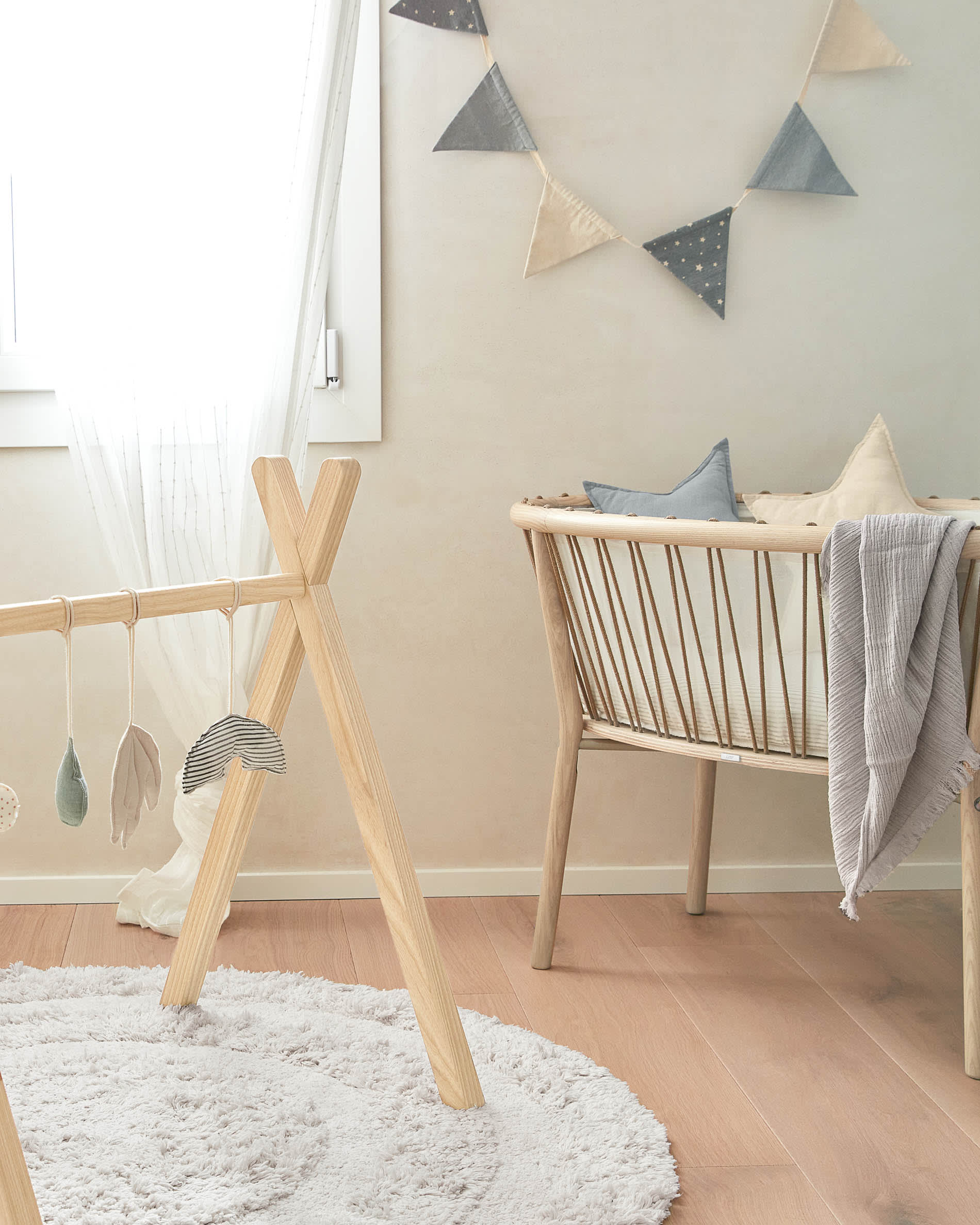 KAVE HOME LEONELA bassinet