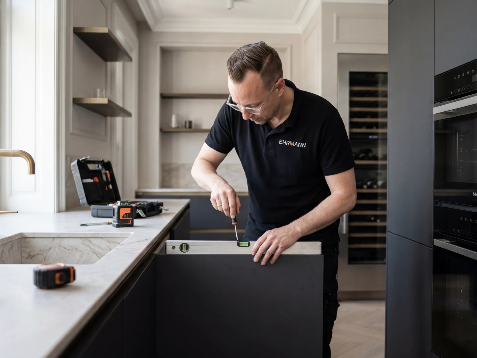 Küchenmontage durch eigene Montageteams von Möbel Ehrmann