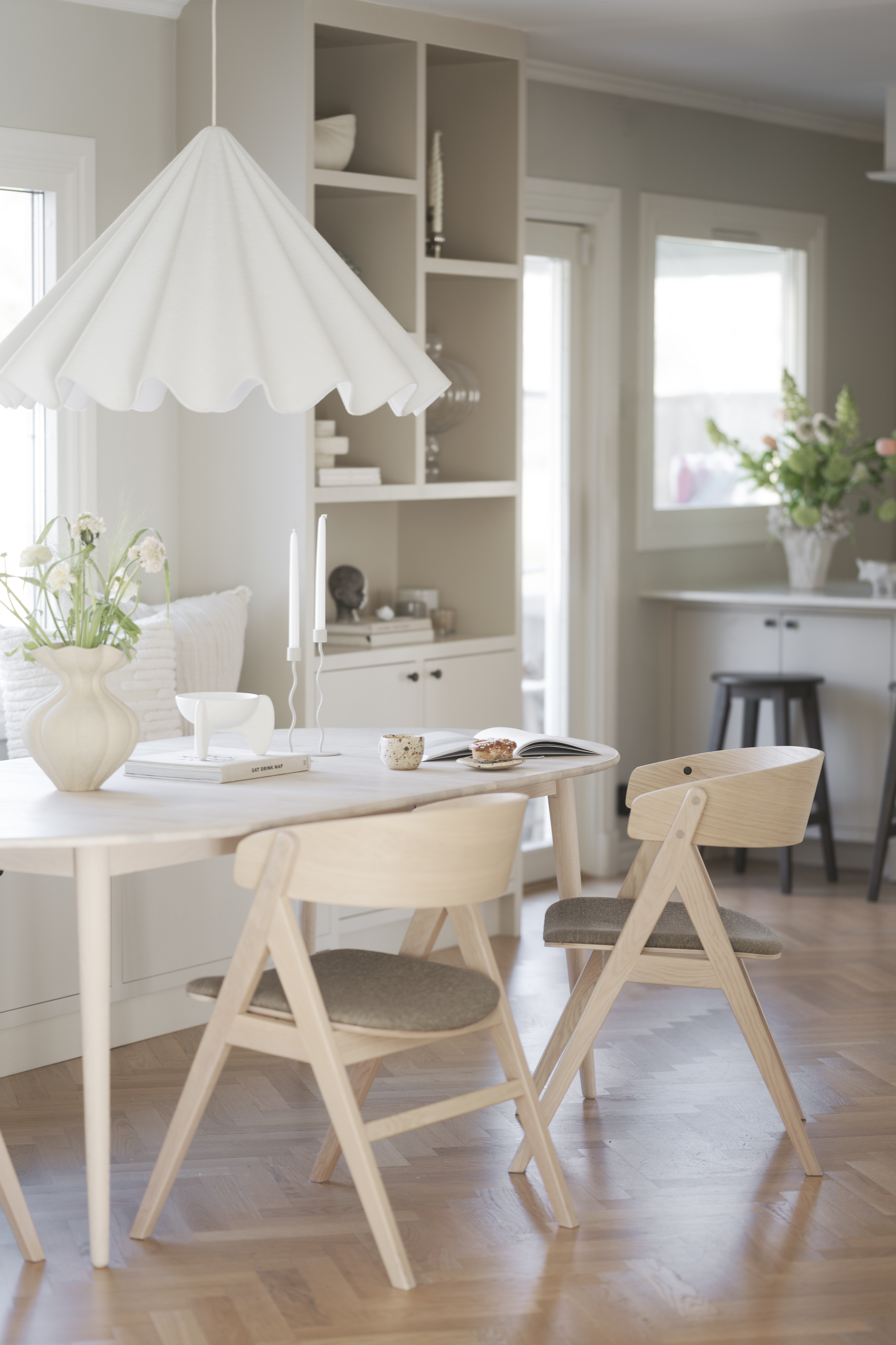 Rowico dining table TYLER