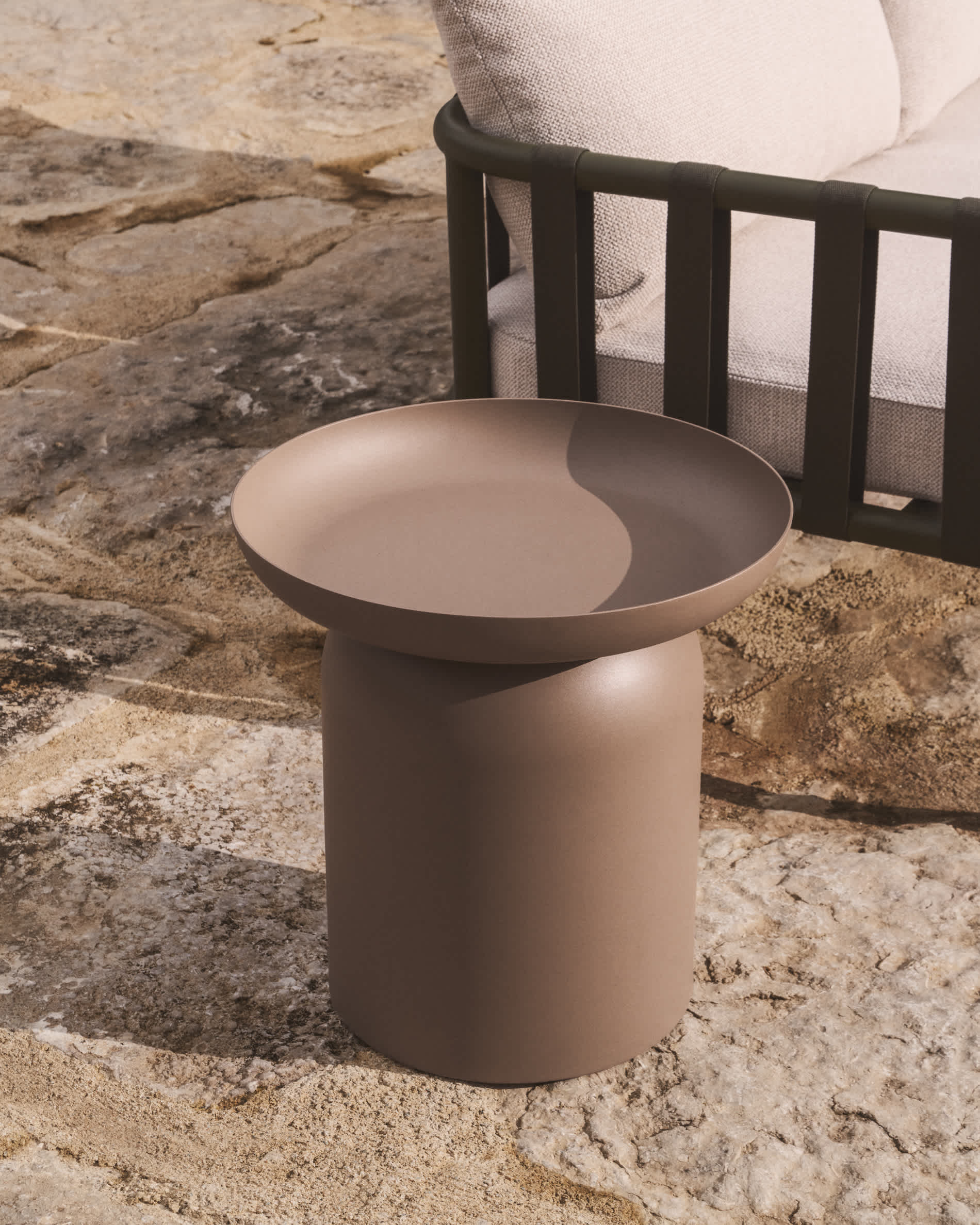 KAVE HOME Side table Outdoor ARCOLA