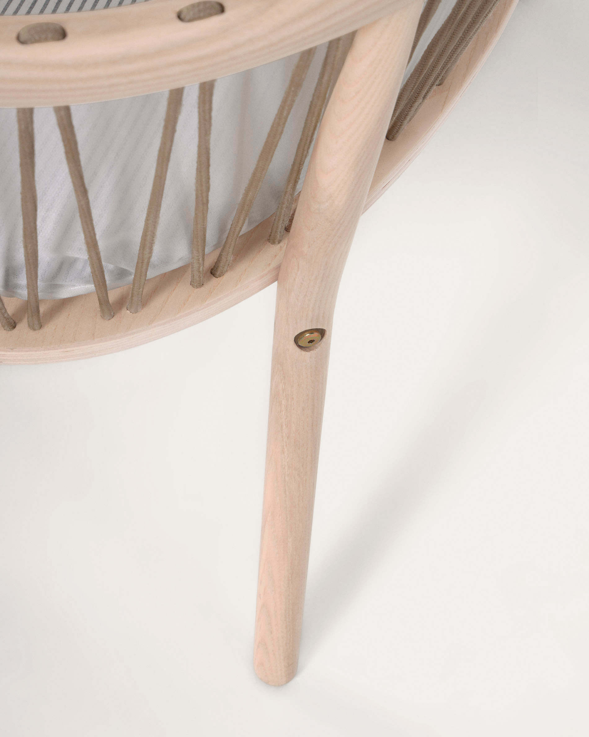 KAVE HOME LEONELA bassinet