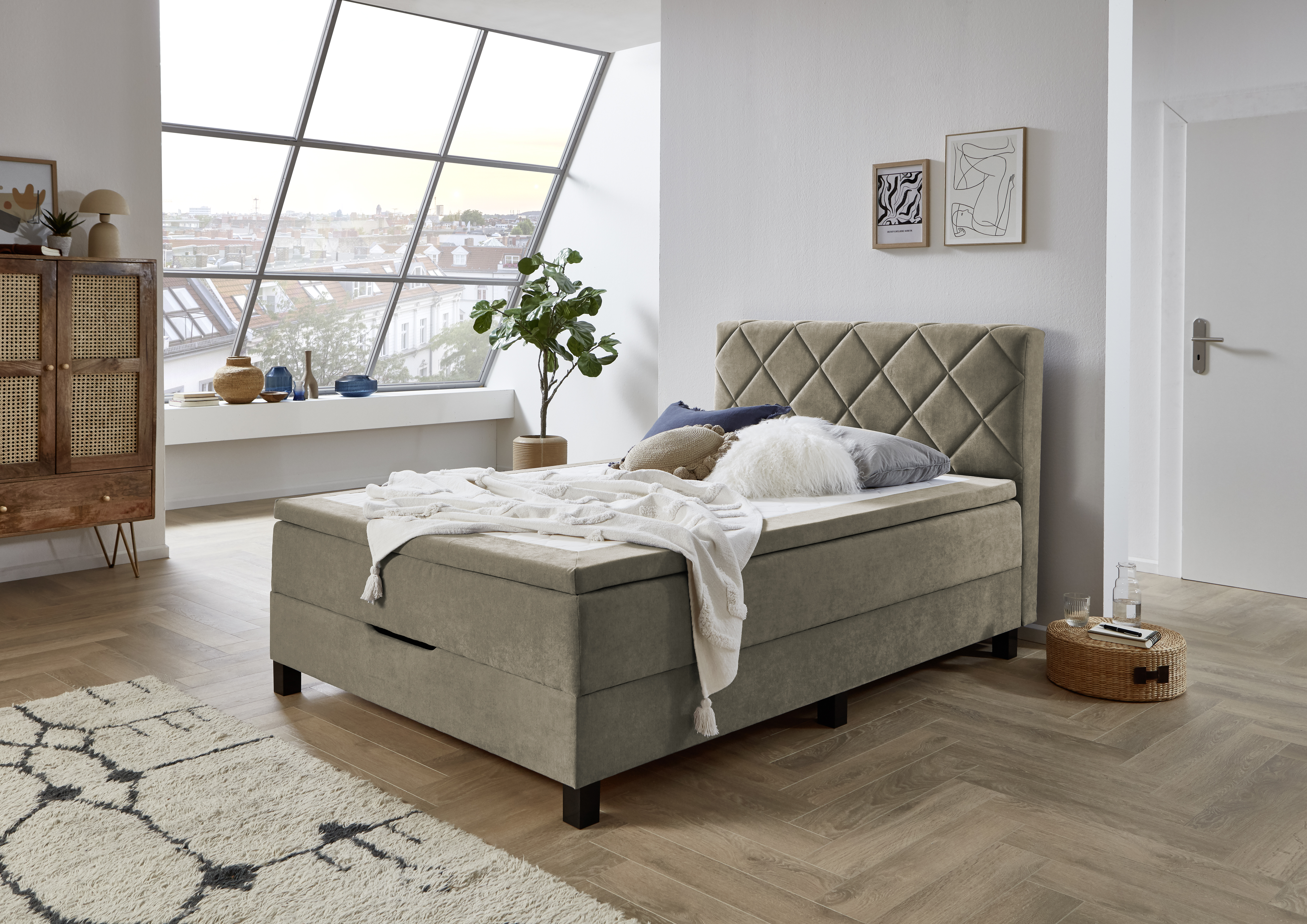 SUN GARDEN Lit Boxspring JEFF