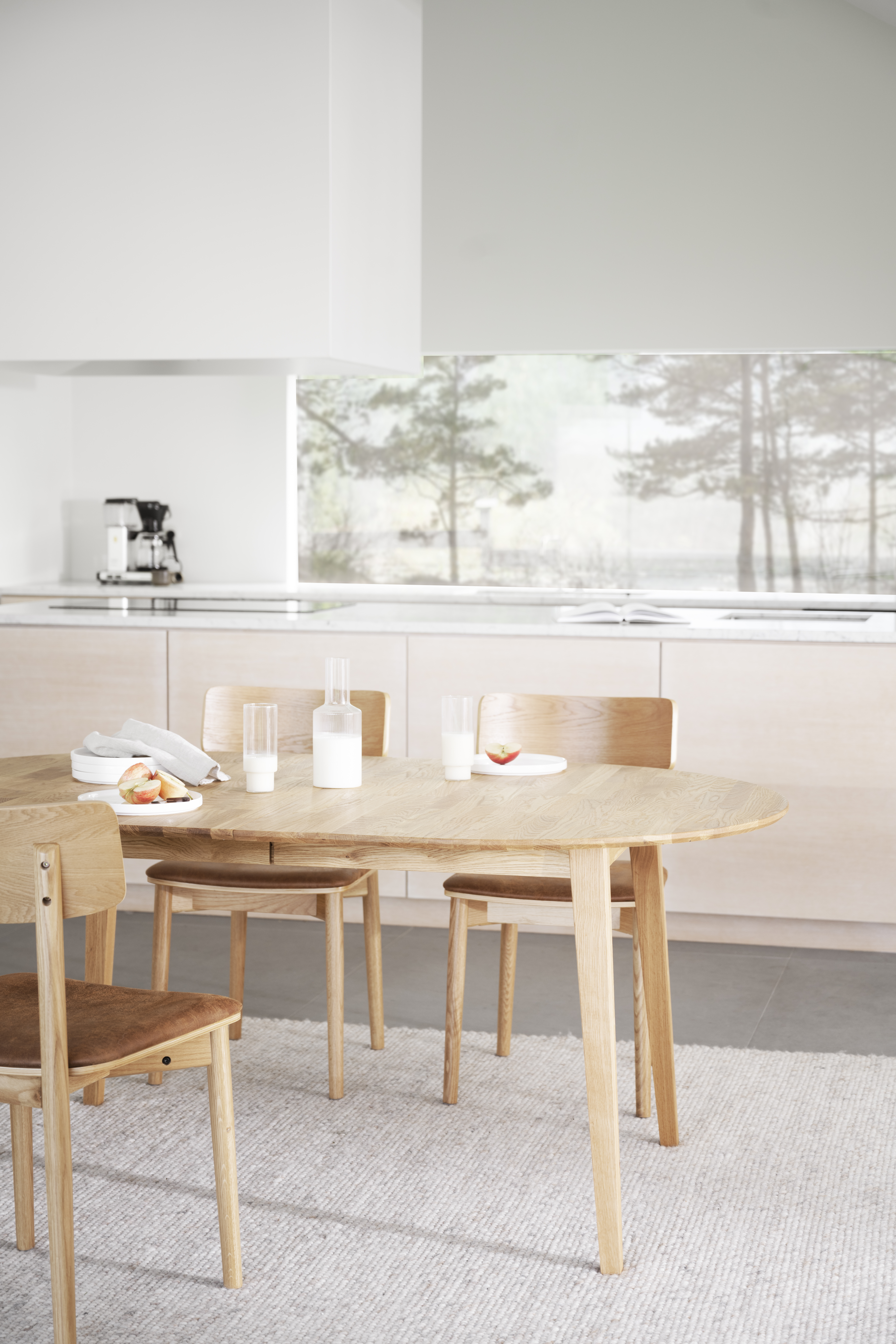 Rowico dining table FILIPPA