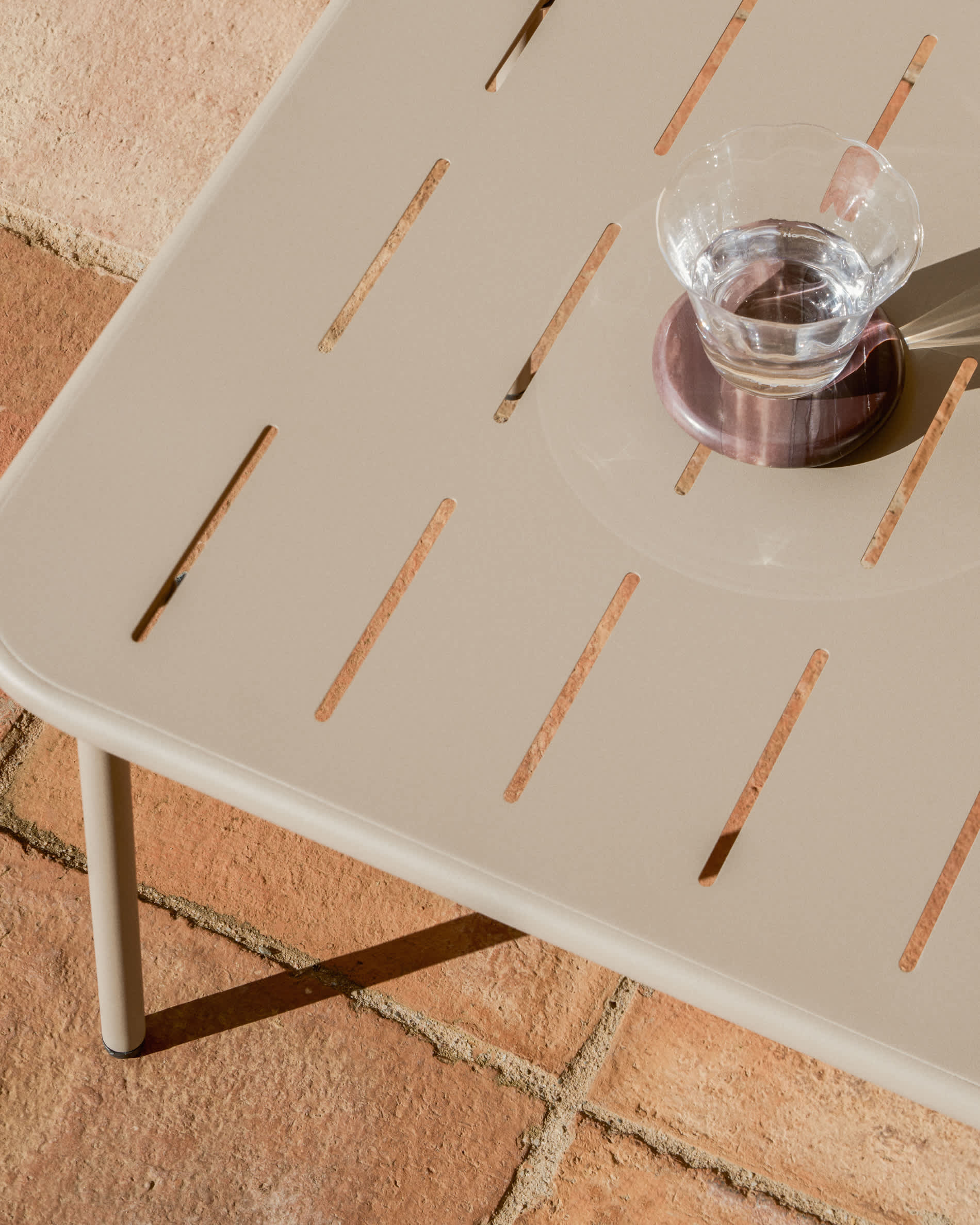 KAVE HOME garden table ZIVIA