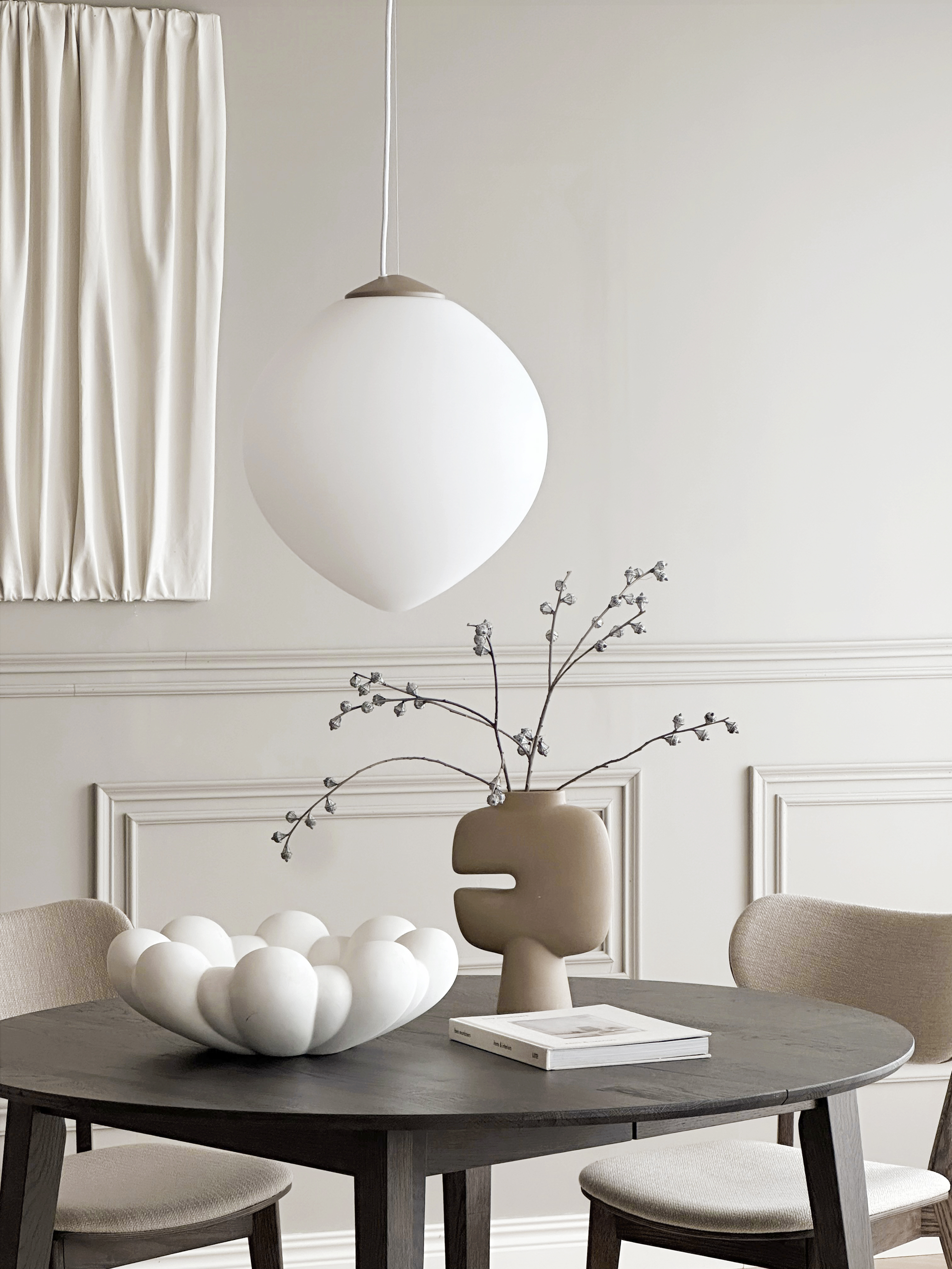 Rowico dining table FILIPPA