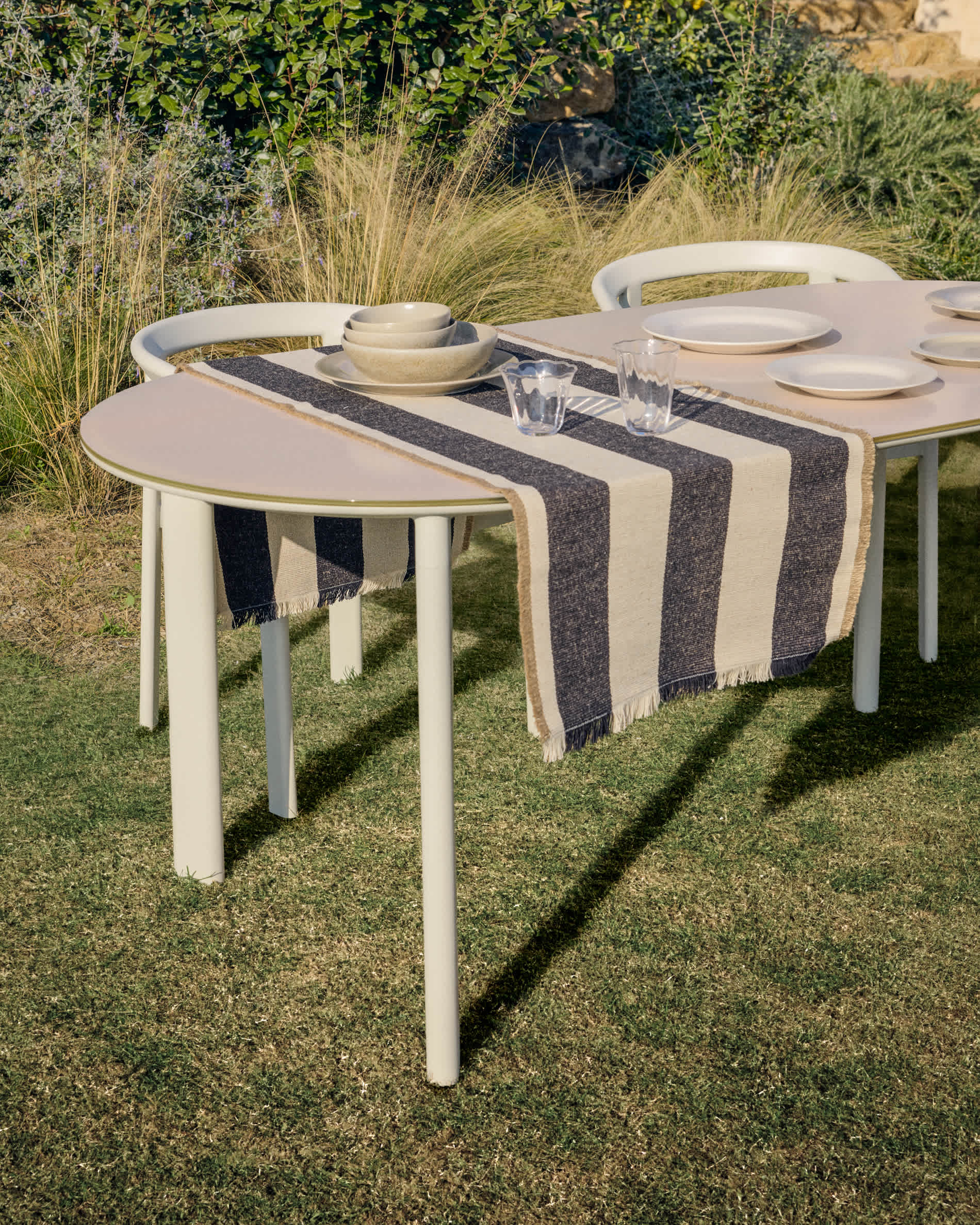 KAVE HOME Table de jardin ERICE