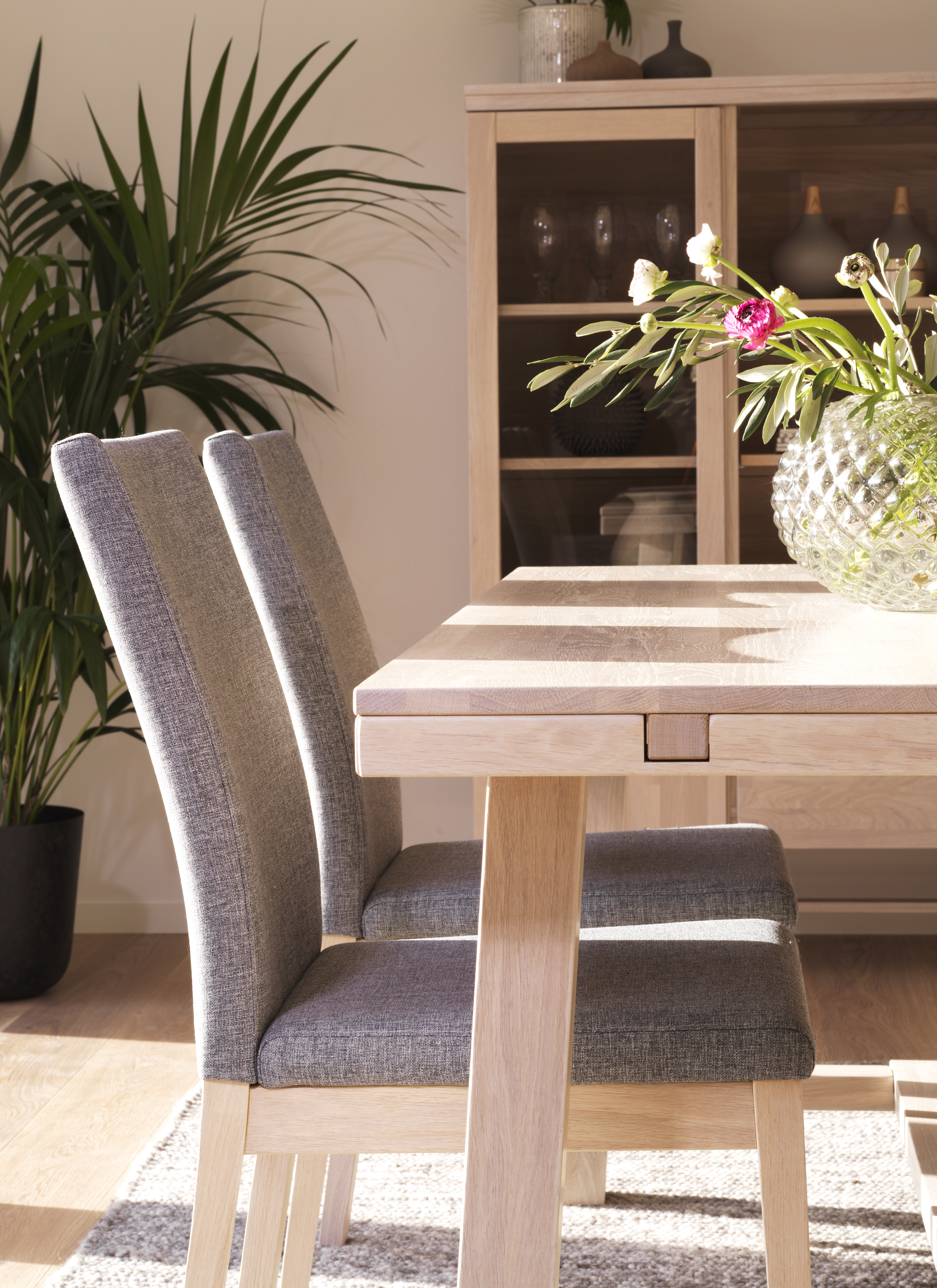 Rowico dining table BROOKLYN