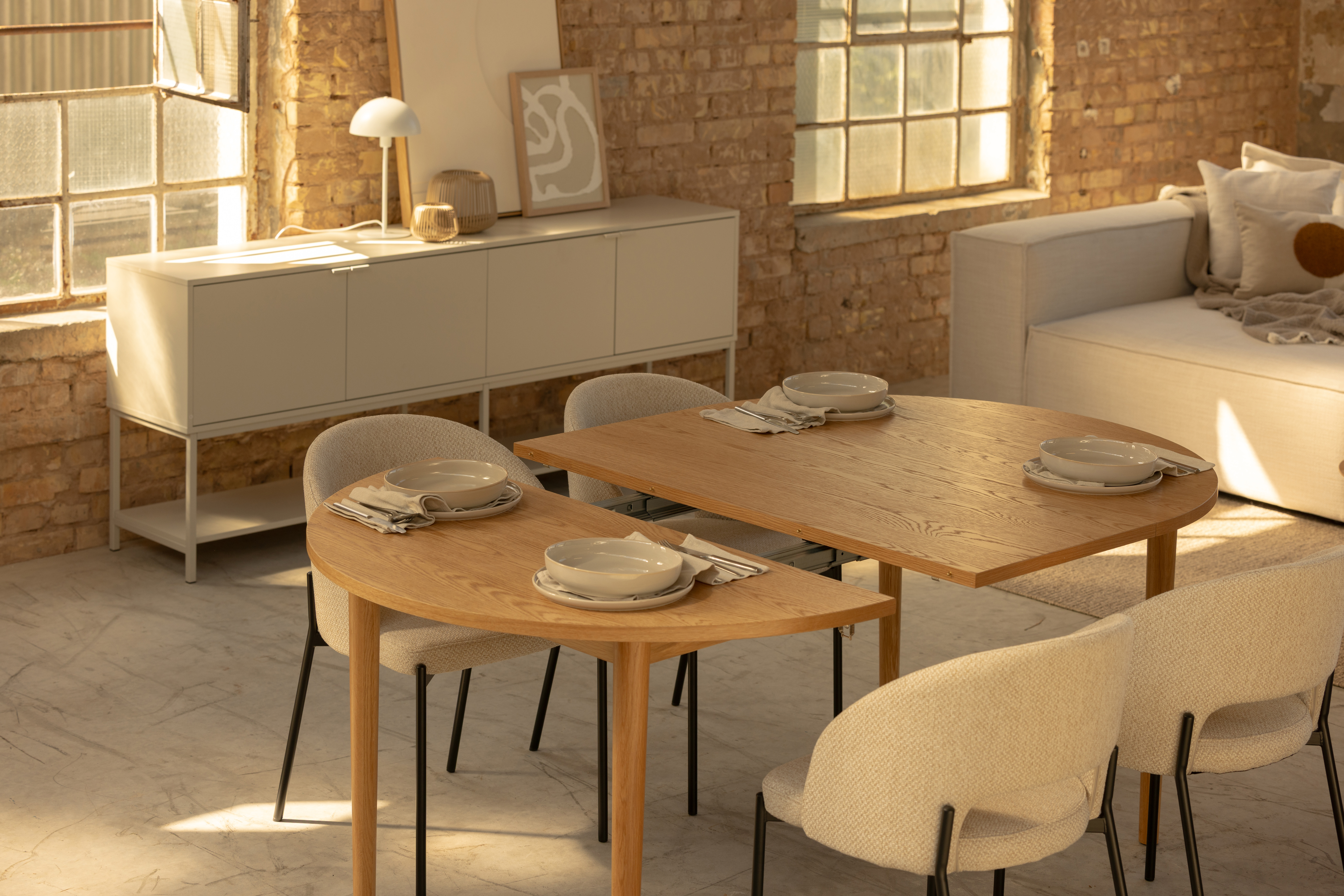 FAEE STEMINIG dining table