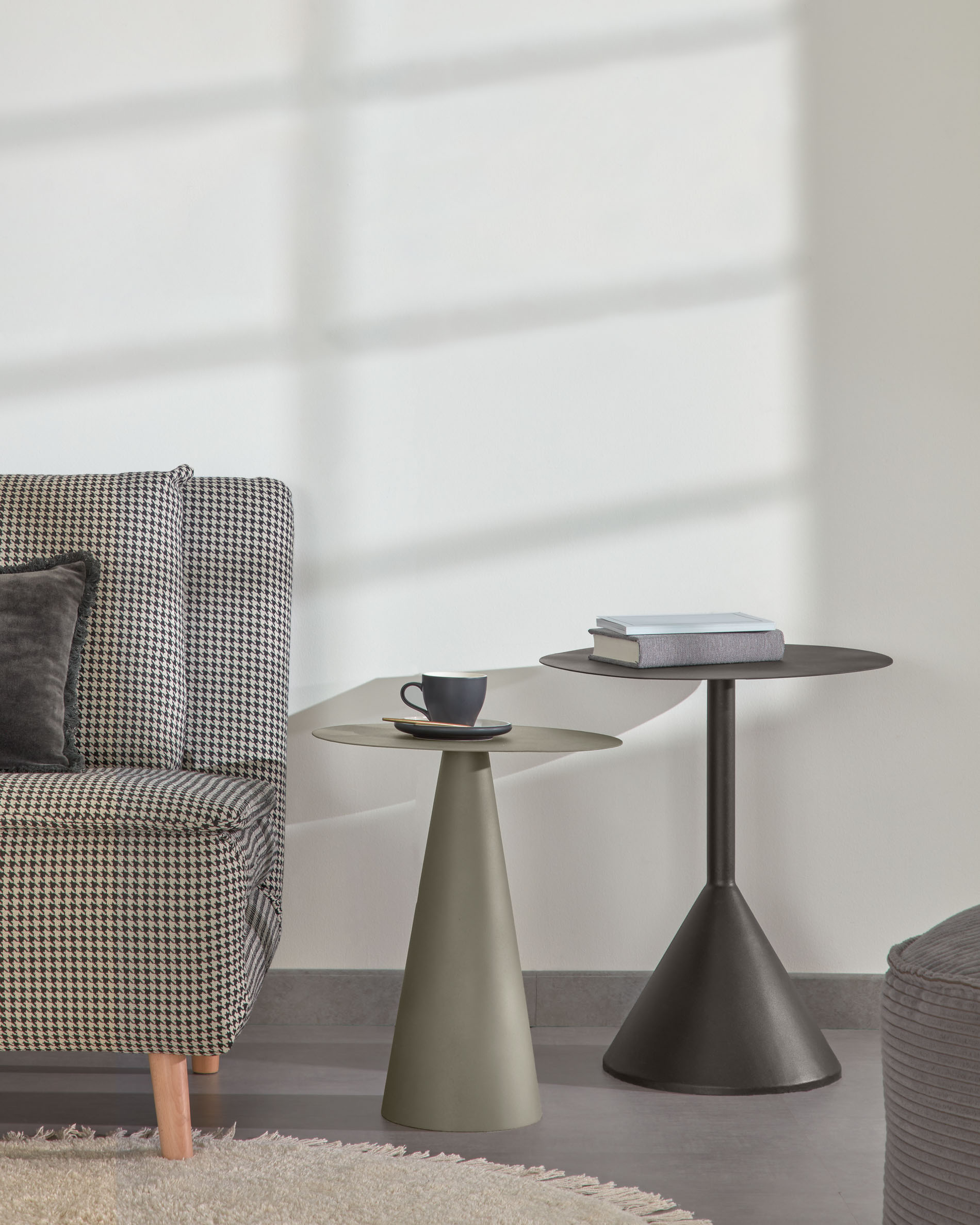 KAVE HOME Table d'appoint SHIREL