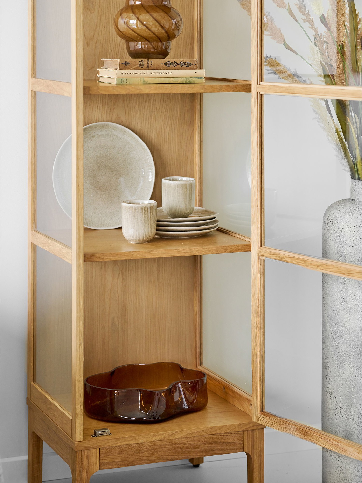 Faee EKLUND display cabinet