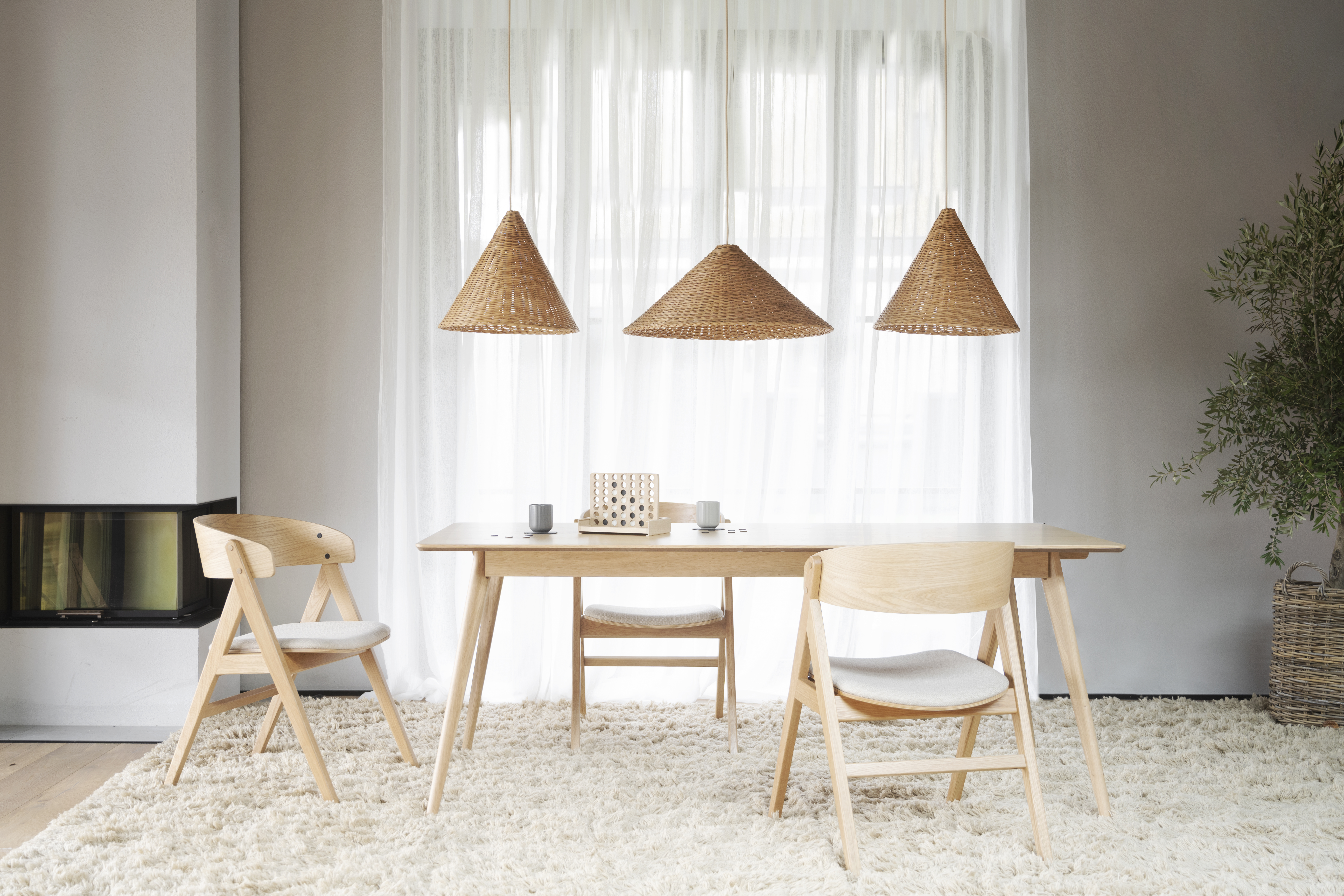 Rowico dining table YUMI