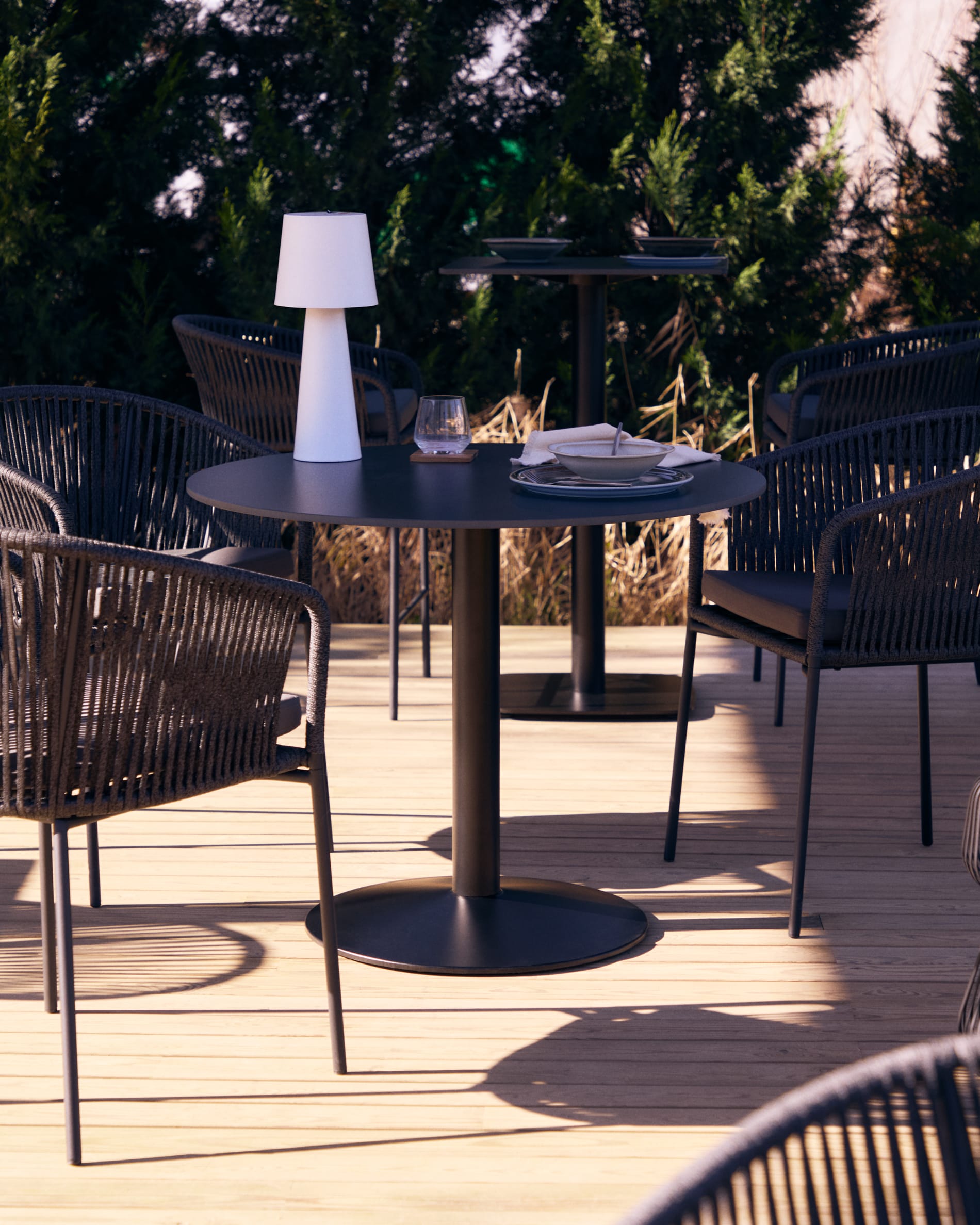 KAVE HOME Table de jardin ESILDA
