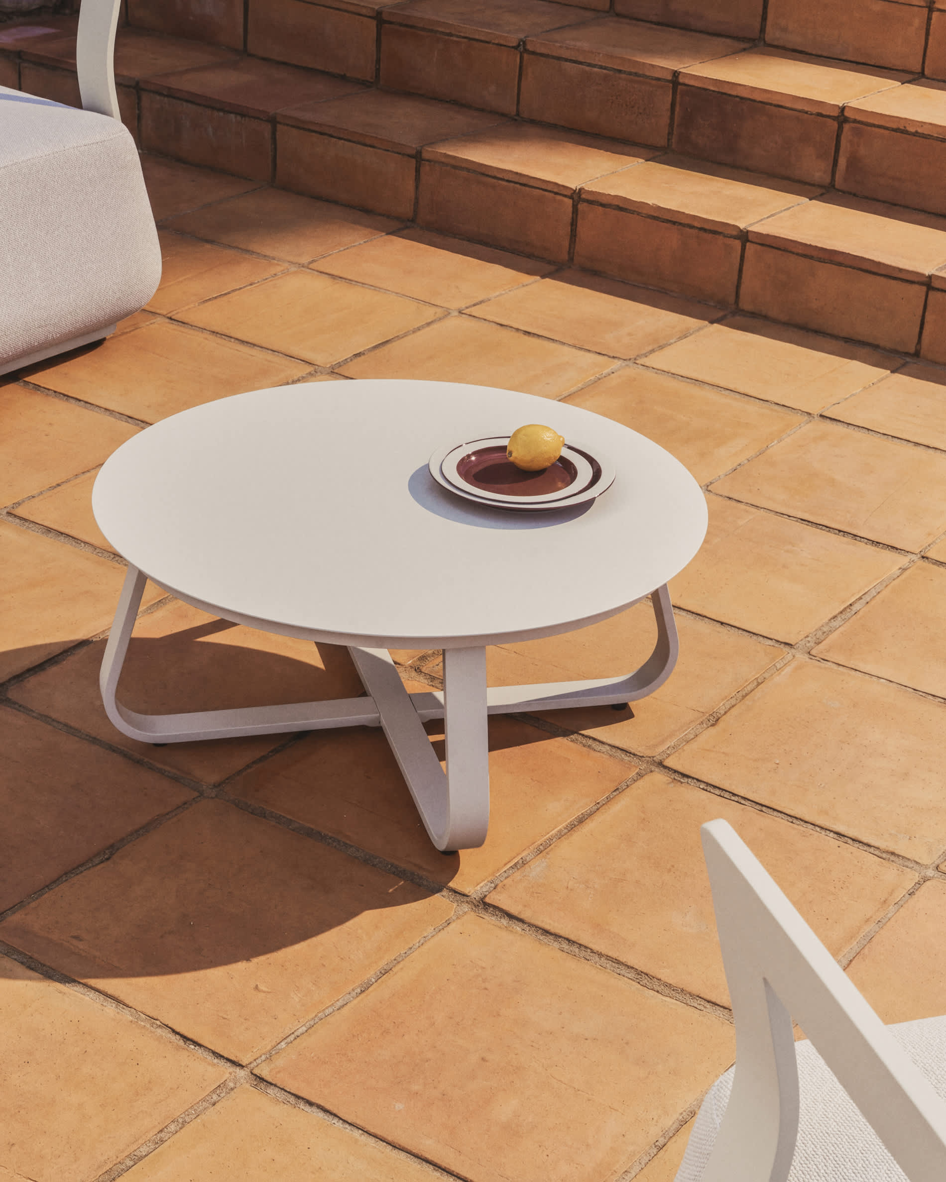 KAVE HOME Coffee table Outdoor TAMARIS