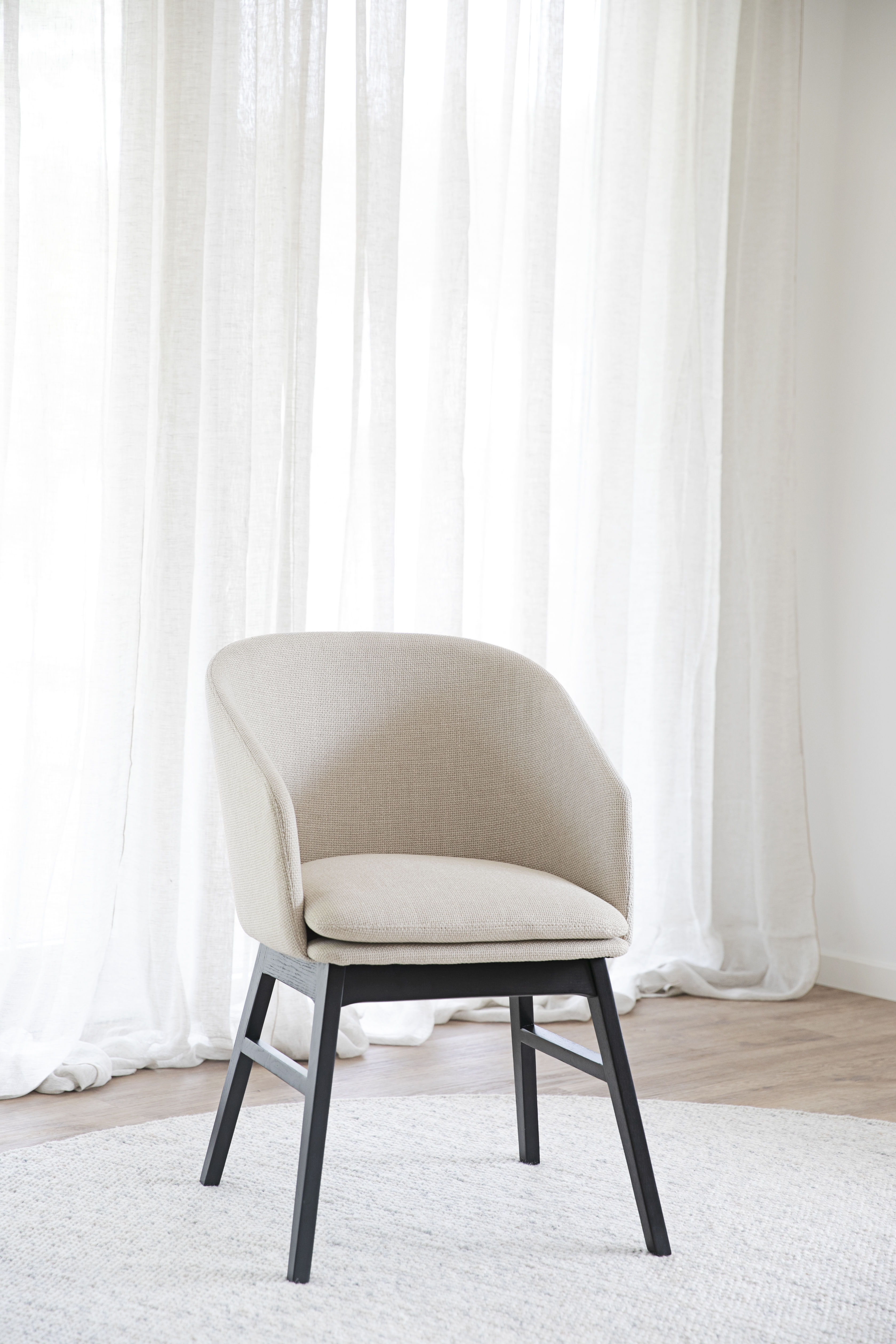 ROWICO WINDHAM chair
